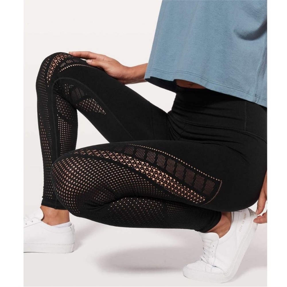 Lululemon Reveal Tight Interconnect 25.5" / Size 4 / Black Mesh Cutout High Rise